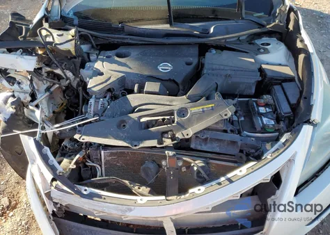 2015 Nissan Altima 2.5 z USA, uszkodzony, nr VIN 1N4AL3AP5FN311790